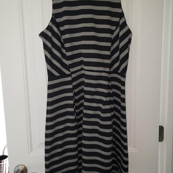 Apt 9 size girls14 Black and gray striped Dress - Picture 3 of 8